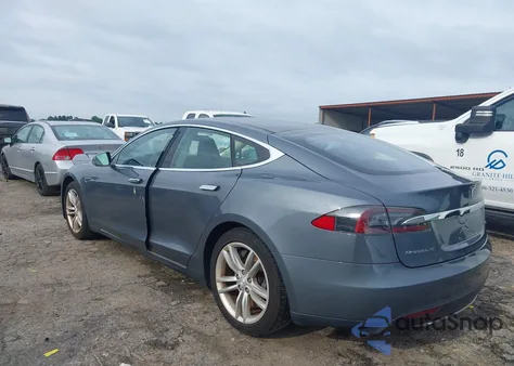 2013 Tesla Model S from USA, damaged, VIN 5YJSA1CN4DFP26552